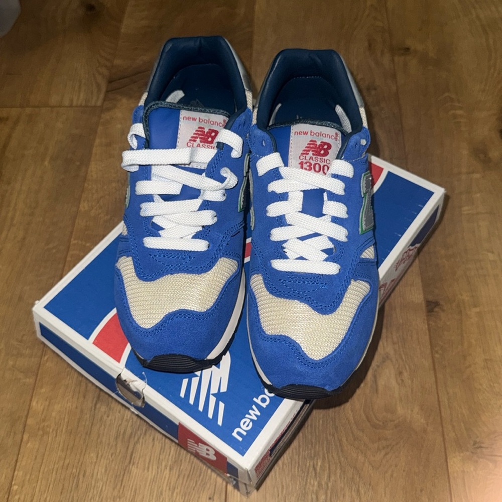 NWB New Balance Classics 1300 Sneakers in Kids size 2